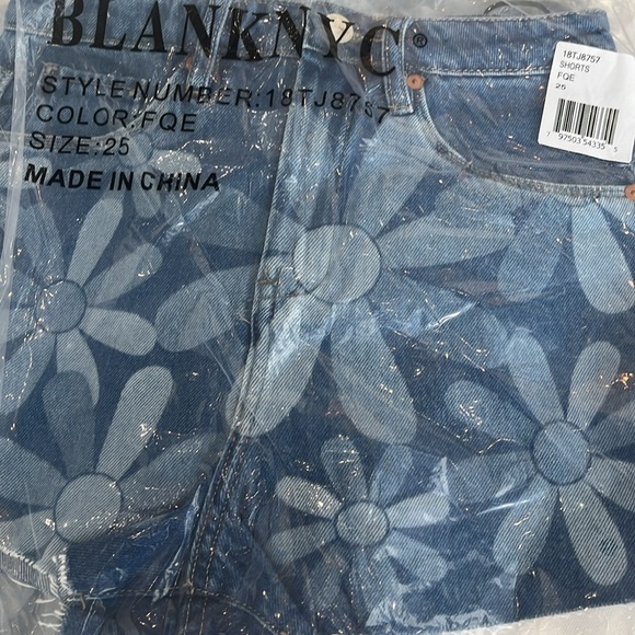Blank NYC The Reeves Fresh As A Daisy Short Size 25 NWT - Picture 5 of 6